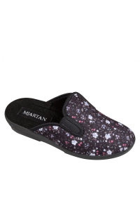 Dámske papuče komfort čierne so vzorom, s vyvýšeným priehlavkom a s gumkou ꟾ Diapra.sk - pohodlná zdravotná obuv